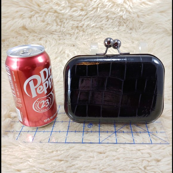 FARNINE Black Croc Skin Twist snap enclosure - Picture 10 of 13